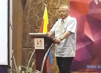 Pdt. DR. Ir. Niko Njotorahardjo dan Keluarga Pdt. (Alm) J. E Awondatu Bebaskan Royalti