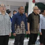 Kiri-kanan, Pdt. Dr. Yogi Dewanto, Thomas Pentury dan Pdt Abraham Conrad Supit