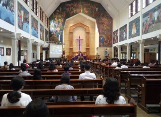 Siswa – Siswi SMP Beragama Katolik di Jogjakarta Kumpul Ikuti Misa