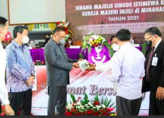 GMIM Gelar Sidang Majelis Sinode Istimewa, Olly Dondokambey Buka Secara Resmi