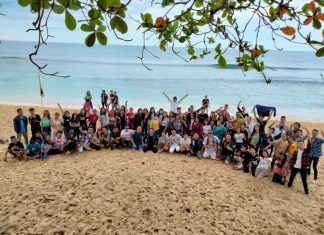 Pemuda dan Remaja GMIM Baitel Kema 2 Gelar Ibadah Paskah di Pantai