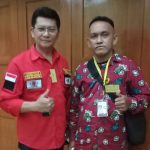 Ketua-DPD-API-Banten-terpilih-Pdt.-Herrily-Engka-Kiri-bersama-wartawan-MITRA-INDONESIA-Kanan.