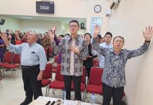 Pdt. Revi Awondatu bersama jajaran MD GPdI Banten 2022 - 2023