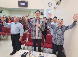 Pdt. Revi Awondatu bersama jajaran MD GPdI Banten 2022 - 2023